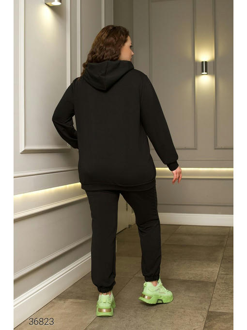 Трикотажный костюм из худи и джоггеров — изображение 3