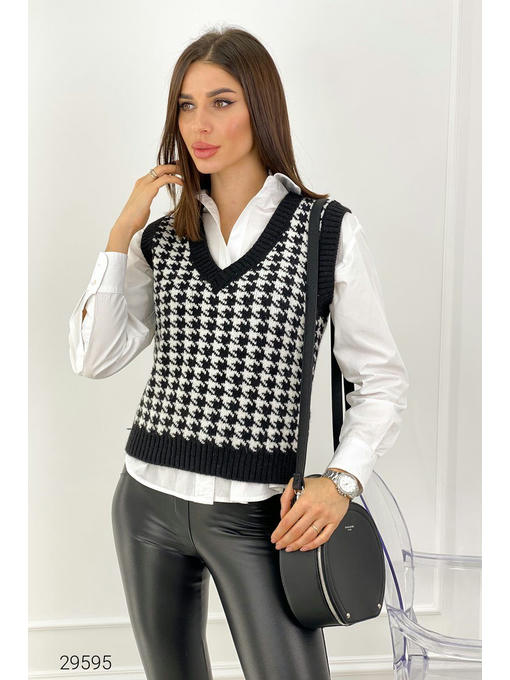 Вязаный жилет с узором гусиная лапка
