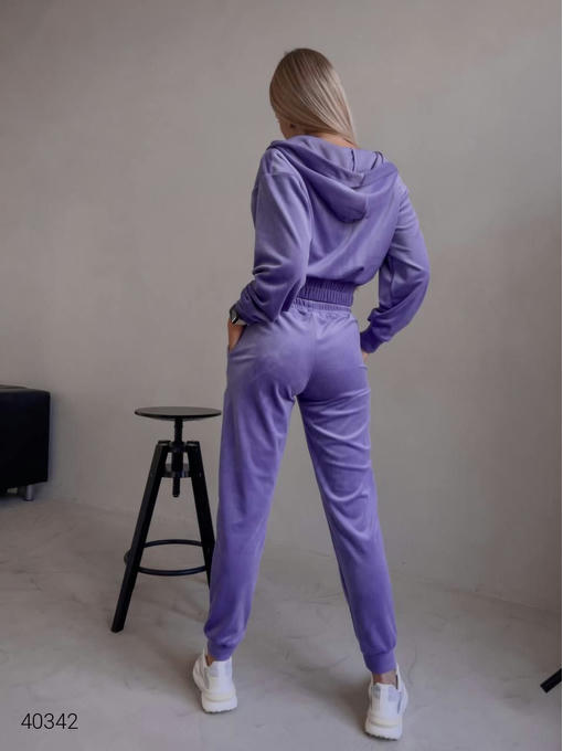 Женский велюровый костюм — изображение 6