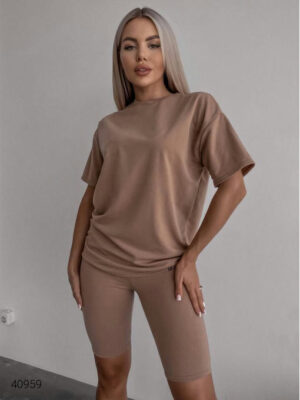 Костюм женский футболка и велосипелки