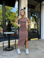 Женский костюм из топа и юбки