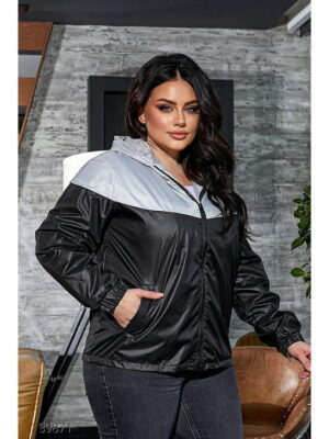 Женская куртка ветровка с капюшоном