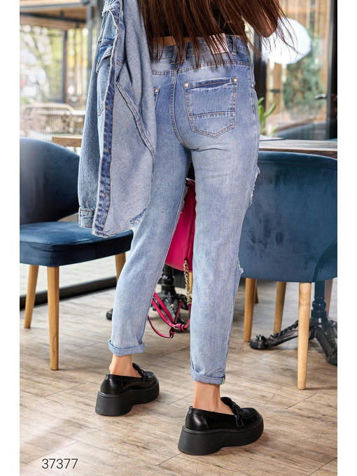 Джинсы с рваной отделкой — изображение 2