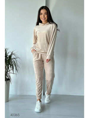 Костюм велюровый женский