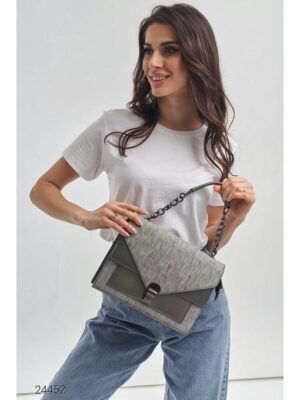 Сумка с цепочкой