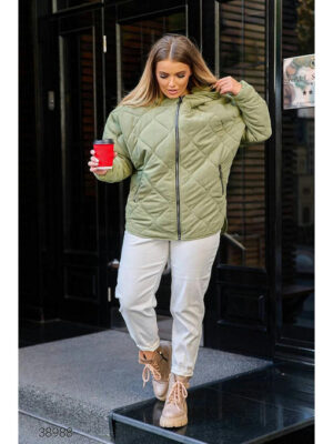 Теплая женская куртка с капюшоном