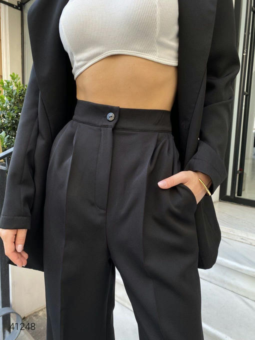 Брючный женский костюм — изображение 6