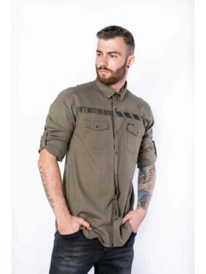 Рубашка с принтом на груди