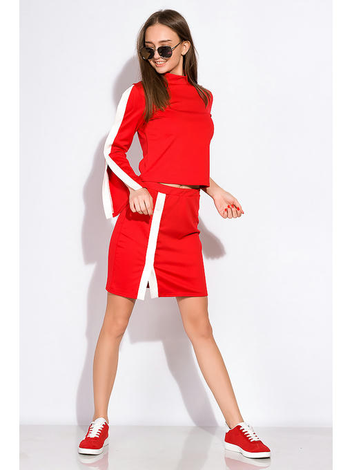 Костюм женский с разрезами на рукаве