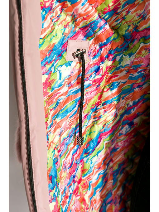 Пуховик женский однотонный — изображение 6