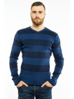 Пуловер в крупную полоску