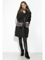 Женская куртка с мехом на карманах