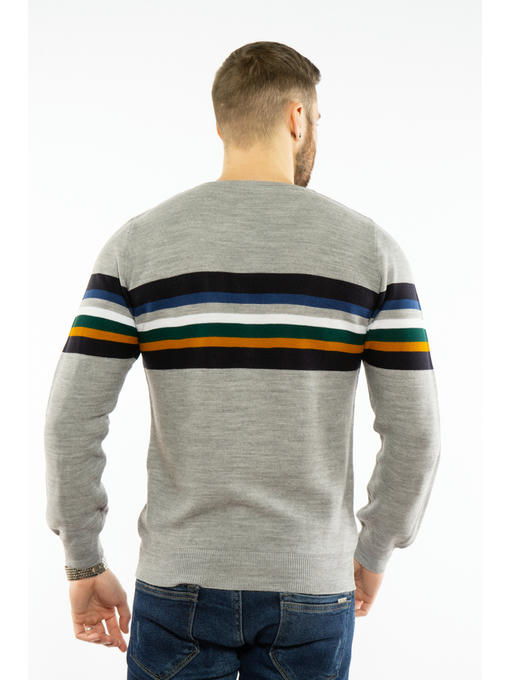 Свитер в полоску на груди — изображение 5