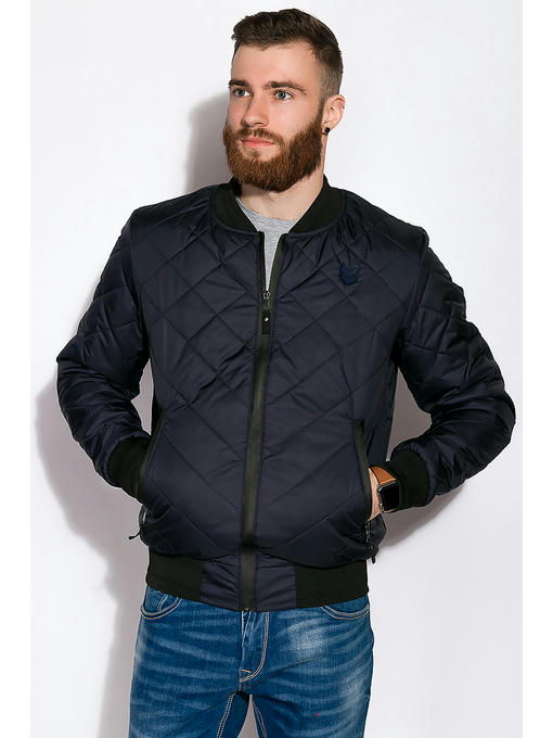 Стильный стеганый бомбер