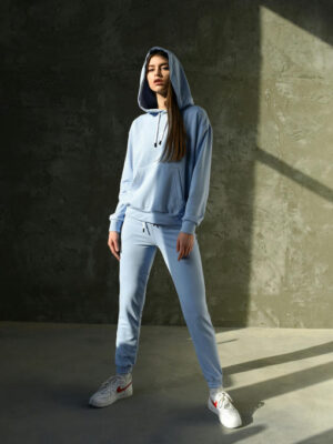 Женский спортивный костюм с вышивкой - небесный