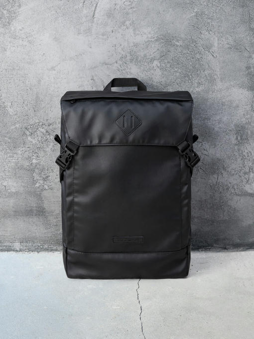 Рюкзак - эко-кожа черная матовая