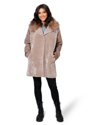 Женская шуба из астрагана