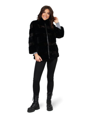 Женская шуба из бобрика