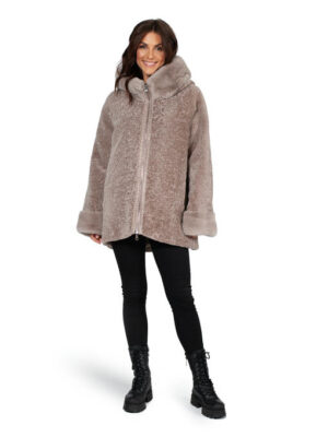 Женская шуба из астрагана