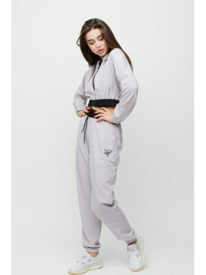 Женский спортивный костюм