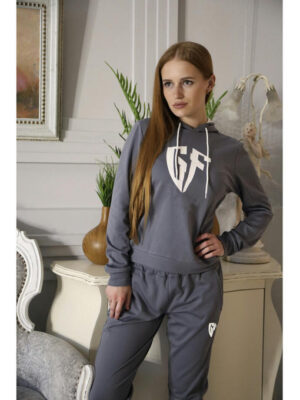 Женский спортивный костюм