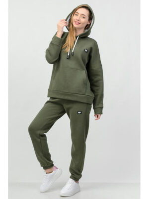 Женский спортивный костюм