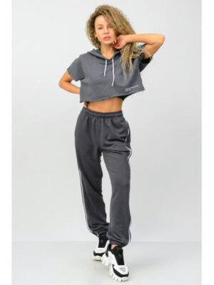 Женский спортивный костюм