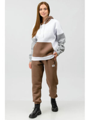 Женский спортивный костюм