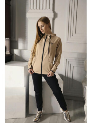 Женский спортивный костюм