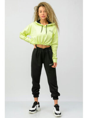 Женский спортивный костюм