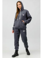 Женский спортивный костюм