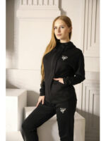 Женский спортивный костюм
