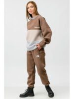 Женский спортивный костюм