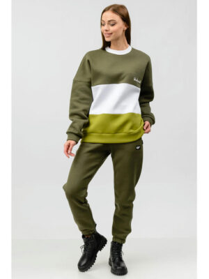 Женский спортивный костюм