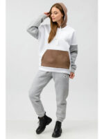 Женский спортивный костюм