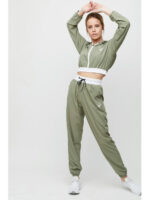 Женский спортивный костюм