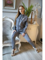 Женский спортивный костюм