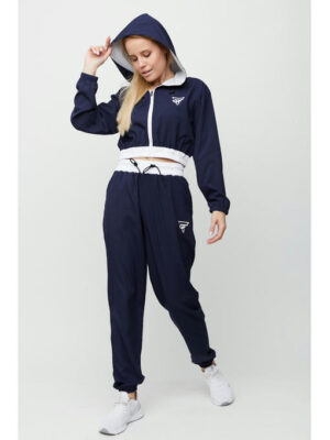 Женский спортивный костюм