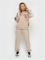 Женский спортивный костюм