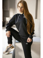 Женский спортивный костюм