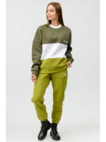 Женский спортивный костюм