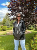 Куртка кожаная женская с капюшоном