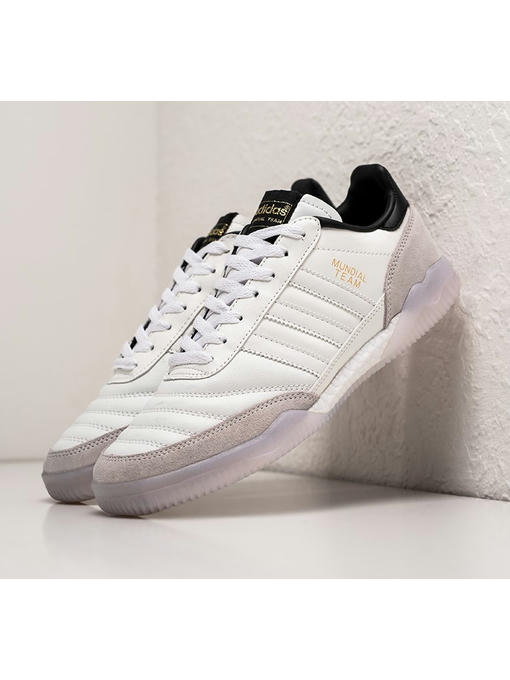 Футбольная обувь Adidas Mundial Team