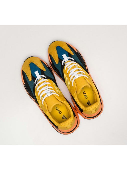 Кроссовки Adidas Yeezy Boost 700 — изображение 6