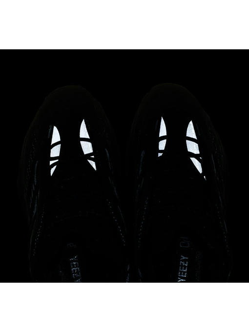 Кроссовки Adidas Yeezy Boost 700 v3 — изображение 7