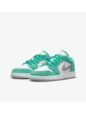 Кроссовки женские Jordan 1 Low New Emerald (Gs) (DO8244-301)