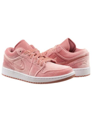 Кроссовки женские Jordan 1 Low Se (DQ8396-600)