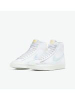 Кроссовки женские Nike Blazer Mid '77 Older Kids' (DX3070-100)