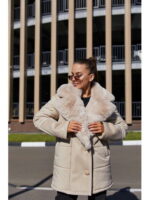 Зимняя куртка бежевая