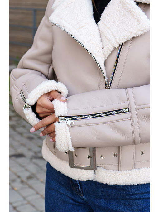 Зимняя дубленка бежевая — изображение 3